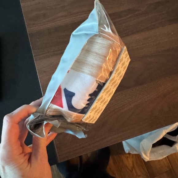 Coors Light MLB 6-Can Cooler Sling - Picture 4 of 6